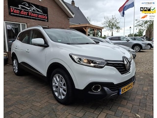 Renault Kadjar 1.2 TCe Intens. Leder, camera, pano, trekhaak, navi, bluetooth, etc, etc! Prijs incl garantie.