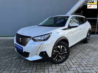 Peugeot 2008 1.2 PureTech Allure Pack 131pk Automaat / Navigatie / Camera