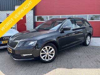 Skoda Octavia Combi 1.6 TDI Greentech Ambition Business 1500KG TREK / TREKHAAK / NAVI / CLIMA / PDC / BLUETOOTH / CRUISE / ACC / NL-AUTO