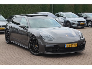 Porsche Panamera Sport Turismo 2.9 4 E-Hybrid / Panoramadak / 360Camera / Achterasbesturing / 21'' / Sportdesign + Chrono / Bose / Sportuitlaat / Luxe Leder / DAB / Stuurverwarming / Stoelverwarming 4x / Navigatie / DAB / Cruise Control