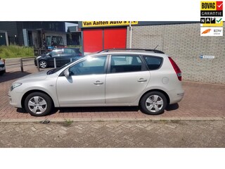 Hyundai i30 CW 1.4i Blue Dynamic prijs is incl nieuwe apk, afleverings beurt en 3 maand garantie op motor en versnellingsbak
