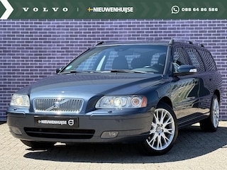 Volvo V70 2.4 Edition Sport | Trekhaak | Niveau regeling | Bi-Xenon | Parkeersensoren | Memory | Stoelverwarming | Leder |