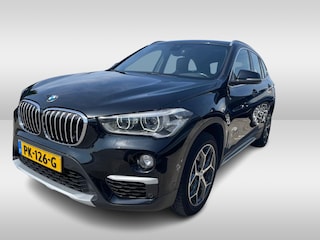 BMW X1 sDrive20i High Executive / Trekhaak / Head-up / Leder / Navigatie / 18'' / Parkeerhulp V+A / Keyless / Sportstoelen / Stoelverwarming / Cruise Control