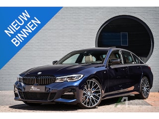 BMW 320i High Executive Edition 20 inch, schuifdak, headup, Harman kardon, Laser, comfort acces,
