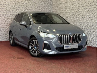 BMW 2-serie Tourer ✅ 230E ✅ XDRIVE 326PK M SPORT LED ELEK.KLEP CAMERA TREKHAAK 05/2024 AWD 4X4 4WD M-Sportpakket PHEV