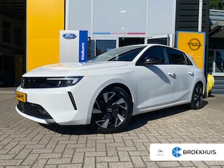 Opel Astra 1.2 130PK Elegance | ADAPTIEVE CRUISE CONTROL| COMFORTSTOELEN| STUUR STOEL EN VOORRUITVERWARMING| CAMERA| 4 SEIZOENENBANDEN| NAVIGATIE| PARKEERSENSOREN V+A|