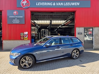 BMW 3-serie Touring 330e xDrive Business Edition Plus / Panorama dak/ Stoelverwarming + memory + Leder/ Elektrische klep