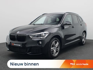 BMW X1 xDrive20i High Executive 192PK Aut. Msport, Hifi, Head-Up Display, Stoel-Stuurverwarming, PDC voor en achter, Navi, Trekhaak, 18" LM Velgen