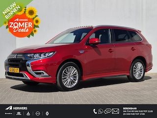 Mitsubishi Outlander 2.4 PHEV Plug-in Instyle Automaat / Navigatie via Apple Carplay of Android Auto / Glazen schuif- en kanteldak / Lederen bekleding / Adaptieve CC / Stuur- en Stoelverwarming / Elektrische achterklep / Trekgewicht 1500 kg /
