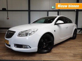 Opel Insignia 1.6 sport - carplay - camera - ecc - trekhaak