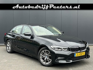 BMW 320i Sport Line 1e eigenaar Leder Navi LED Sportstoel e.Trekhaak