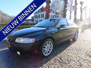 Volvo S60 2.4 Drivers Edition Ecc Cruisecontrol Leer Schuif/Kanteldak Xenon Navigatie Pdc Lm Velgen Trekhaak***NL Auto***Apk t/m 21-5-2026***