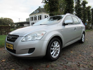 Kia Ceed cee'd Sporty Wagon 1.4 X-tra Airco Isofix Lm Velgen Trekhaak***Apk t/m 1-11-2025***