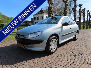 Peugeot 206 1.1 XR Stuurbekrachtiging 5 Drs ***Apk t/m 14-4-2026***