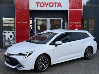 Toyota Corolla Touring Sports Hybrid 140 Business Plus NIEUW DIRECT LEVERBAAR PARK-SENSOREN KEYLESS STOELVERW GETINT GLAS BI-LED