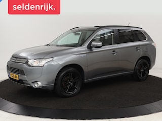 Mitsubishi Outlander 2.0 PHEV Instyle | Schuifdak | Leder | Trekhaak | Stoelverwarming | Camera | Xenon | Navigatie | Keyless | Climate control | Cruise control