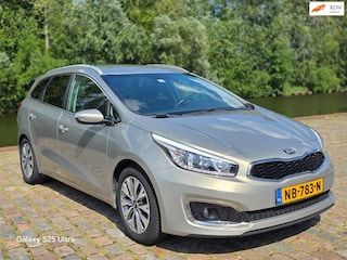 Kia Ceed Cee'd Sportswagon 1.6 GDI DynamicLine Achteruit camera cruis control navigatie parkeer sensor trekhaak parkeer sensor