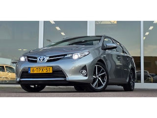 Toyota Auris Touring Sports 1.8 Hybrid Lease+ Leer Xenon Trekhaak Panoramadak Mooi!