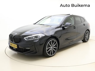 BMW 118i M Sport -HeadUp -Pano Dak -Cruise Control Adaptief -Harman/Kardon Surround -Stoelen Elektrisch Memory -LED Adaptief -M Sportbesturing -WiFi