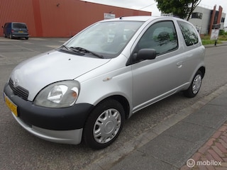 Toyota Yaris 1.0-16V VVT-i Terra
