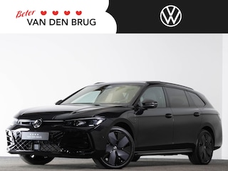 Volkswagen Passat Variant R-Line 1.5 eHybrid 272 P | LED Matrix IQ | Panoramadak | Head-Up | Trekhaak | Harma/Kardon |