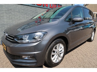 Volkswagen Touran 1.4 TSI Highline 7p Zeer nette en complete auto met Geïntrigeerde kinder verhoging