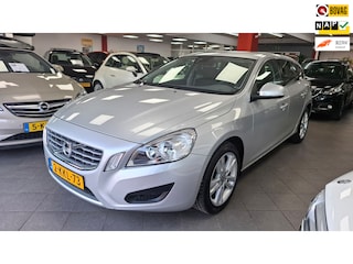 Volvo V60 1.6 T3 Momentum