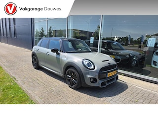 Mini Mini 2.0 Chili | John Cooper Works | 360° sensoren | Navi | Cruise