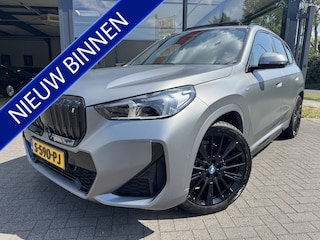 BMW iX1 xDrive30 Launch Edition M-Sport Panoramadak