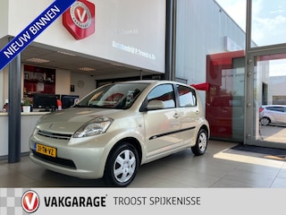 Daihatsu Sirion 2 1.3 !!!-16V Comfort,5 Deurs,5 Zits,Airco,Elektrischpakket,Trekhaak,Stuurbekrachting,Centrale Deurvergrendeling