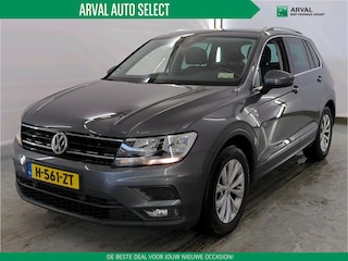 Volkswagen Tiguan 1.5 TSI 131pk Comfortline Business | Trekhaak | Stoelverwarming | Navi | Apple CarPlay | 17" Velgen | ECC