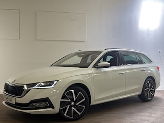 Skoda Octavia Combi TSI iV 204PK DSG HYBRID PHEV BUSINESS EDITION CAMERA/NAVI/HEAD-UP