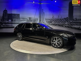 BMW 5-serie Touring 520i High Executive M-Pakket *Camera*Leer*