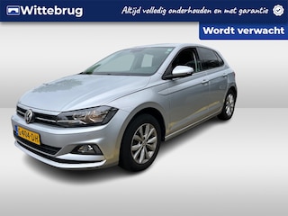 Volkswagen Polo 1.0 TSI Highline / Navigatie / Climate controle / Stoelverwarming / Parkeersensoren V+A / Afneembare trekhaak /