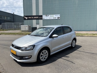 Volkswagen Polo 1.2 TDI BlueMotion Comfort Edition 5-Deurs 75 PK. Zeer zuinige en als nieuw rijdende auto !!! Distributieriem en waterpomp vervangen bij 201.000 KM in mei 2021 !!