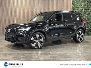 Volvo XC40 T4 Recharge R-Design | Schuifdak | Harman Kardon | Stoel en Stuurwielverwarming | Parkeercamera | Leder/Alcantara bekleding | Zitting verlenging voorstoelen | 19 Inch | Keyless Drive | Cruise Control | Parkeersensoren voor+achter | Privacy Glass | Elektri
