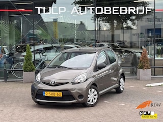Toyota Aygo 1.0 VVT-i Now 5-deurs Airco Dealer NAP