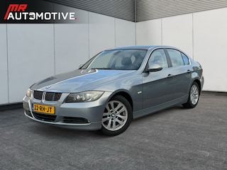 BMW 325i E90 - Youngtimer, handgeschakeld, leder, 6 cilinder