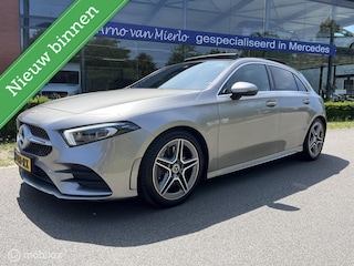 Mercedes-Benz A-klasse 250 AMG Line,Panoramadak,Camera,Sfeerverlichting,Trekhaak,