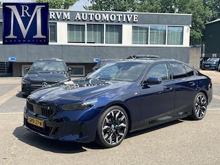 BMW i5 eDrive40 84 kWh ORIG. NL. NAP KM. | MEGA VOL | M-SPORTPAKKET | PANO | HARMAN&KARDON