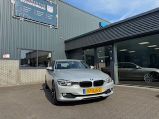 BMW 320i EXECUTIVE/AUTOMAAT/TREKHAAK/CRUISE/PDC/NAVI /NLA