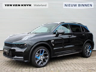 Lynk & Co 01 1.5 Automaat / 360* camera / Panoramadak / Privacy Glass / Adaptieve Cruise Control