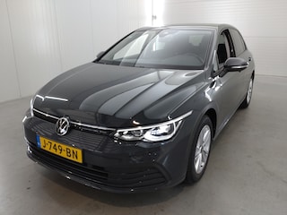 Volkswagen Golf 1.5 TSI Life Business | Verwacht | Navi | Elektrische stoelen | Trekhaak |