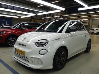 Abarth 500 Urban 42 kWh Verwacht !! | Achteruitrijcamera | Navigatie By App | Sportstoelen | Draadloos Apple Carplay & Android Auto | !!