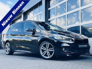 BMW 2-serie Tourer 220i | Automaat | 7 persoons | M Sport | Leer | Panoramadak | Stoelverwarming | Trekhaak | Nette staat