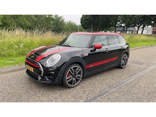 Mini Clubman 2.0 John Cooper Works ALL4 Chili | 230pk | Panoramadak | Navigatie | Head-up | Stoelverwarming | DAB