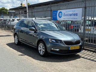 Skoda Octavia Combi 1.0 TSI Greentech | Carplay | Trekhaak | Cruise | Navi