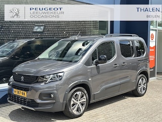 Peugeot Rifter 1.2 Turbo 130 PK GT-Line | Voorheen Partner Tepee | Meest Complete Uitvoering | Ruime MPV met Hoge Zitpositie | Navigatie | 2x Zijschuifdeur | Achterklep met Separate Ruit | 3 Losse Stoelen Achter | Climate Control | Keyless Entry | Camera | Parkeersensoren V+A | All Season Banden | 17" lichtmetalen velgen | Dakrails