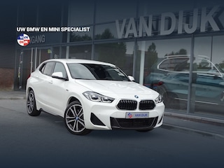 BMW X2 xDrive25e Exe. M-Sportpakket Sportstoelen Ada. LED Navigatie Extra-Getintglas Park-Ass. 19''LM Velgen