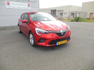 Renault Clio 1.6 Hybrid 140 Business Zen Prachtige auto van 1e eigenaar. Automaat Staat in Hoogeveen